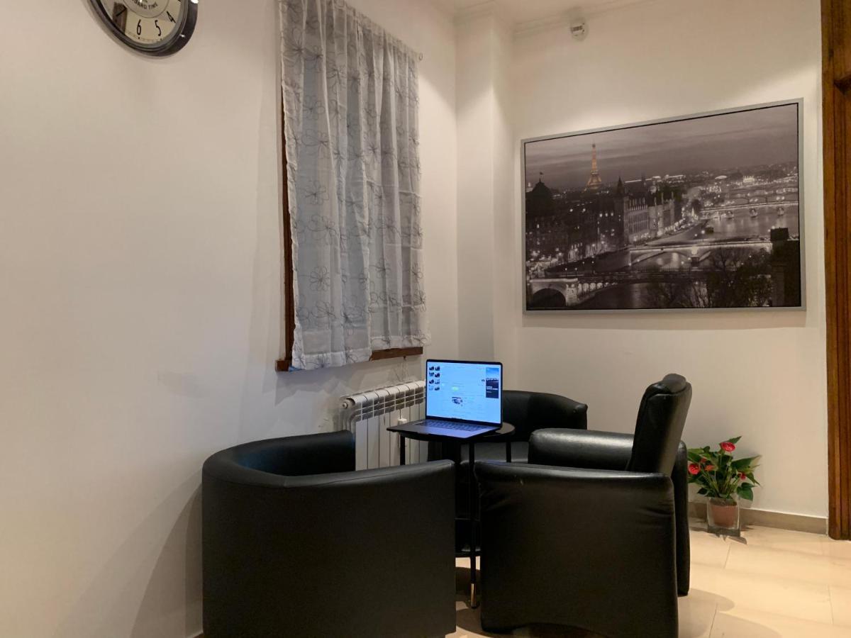 Bella Roma - Ee Hotel Luaran gambar