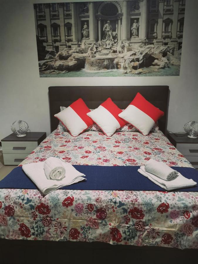 Bella Roma - Ee Hotel Luaran gambar