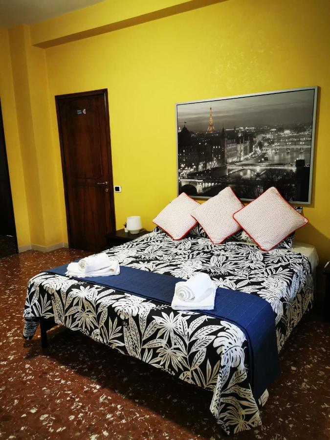 Bella Roma - Ee Hotel Luaran gambar