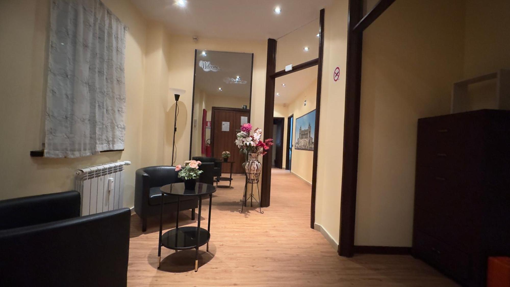 Bella Roma - Ee Hotel Luaran gambar