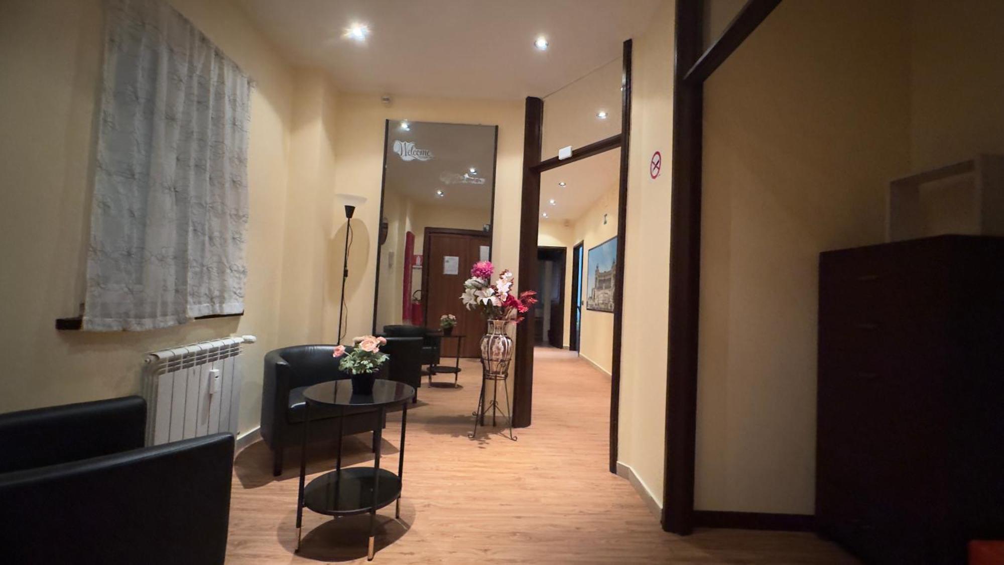 Bella Roma - Ee Hotel Luaran gambar